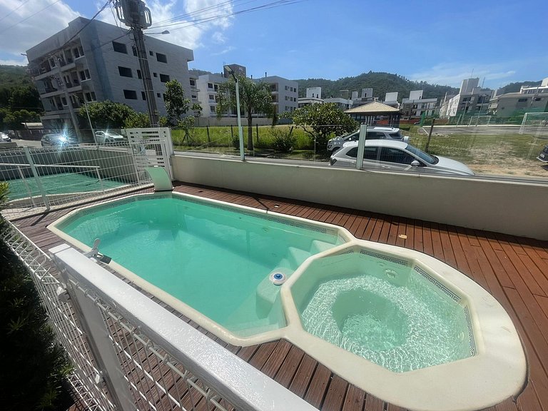 Cód 176- Apartamento duas suítes com piscina