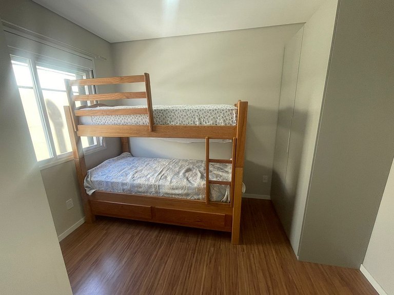 Cód 176- Apartamento duas suítes com piscina