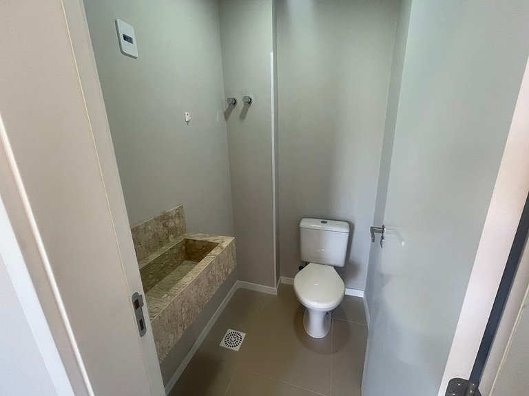 Cód 176- Apartamento duas suítes com piscina