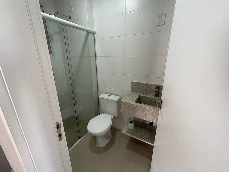 Cód 176- Apartamento duas suítes com piscina