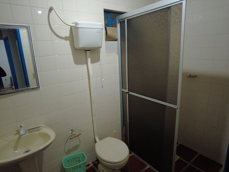 Cód 109- Casa simples e antiga á 80m do mar