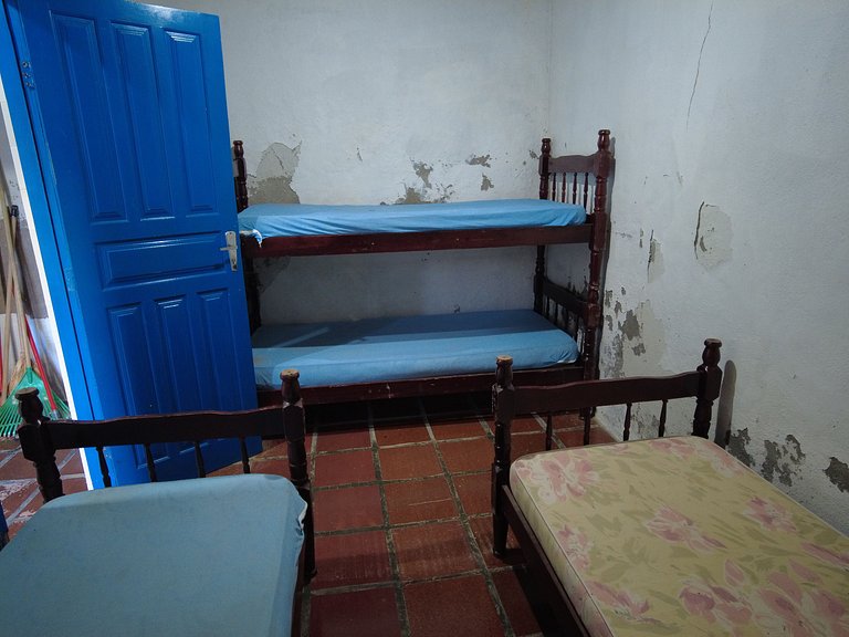 Cód 109- Casa simples e antiga á 80m do mar