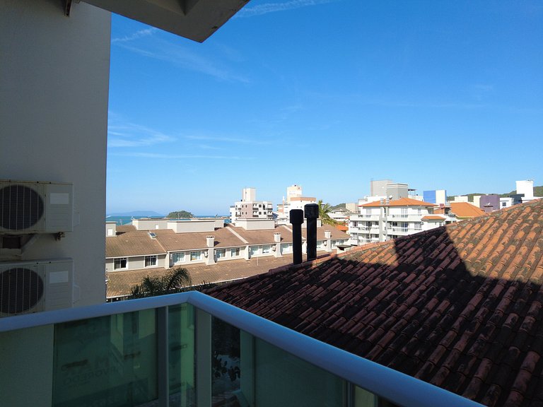 Cód 73 - Apto no Brisa do Arvoredo a 80m do mar