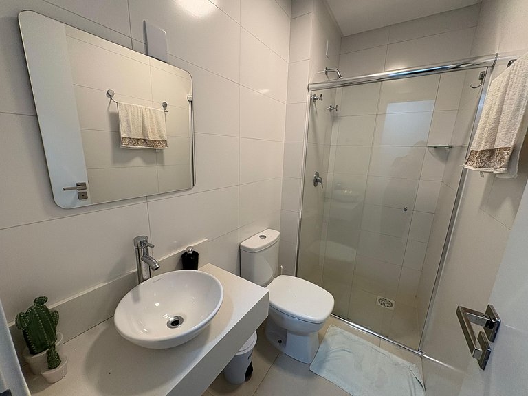 Cód 106 - Apartamento com piscina aquecida