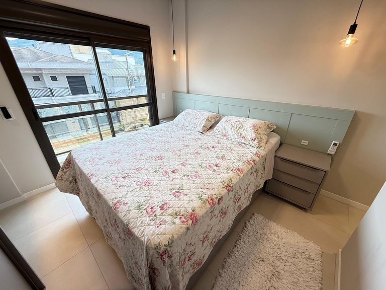 Cód 110 - Apartamento espetacular à 250m do mar