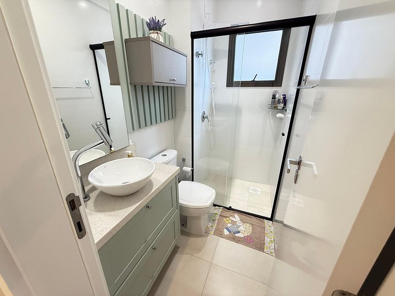 Cód 110 - Apartamento espetacular à 280m do mar