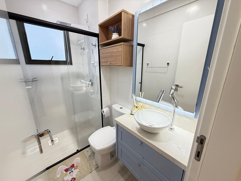 Cód 110 - Apartamento espetacular à 250m do mar