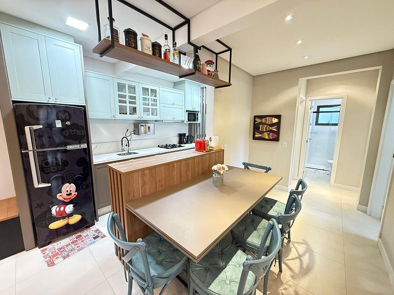 Cód 110 - Apartamento espetacular à 250m do mar