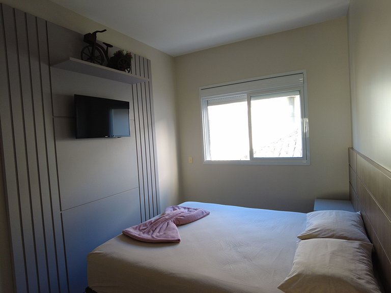 cód 139 - Belo apartamento á 100m do mar