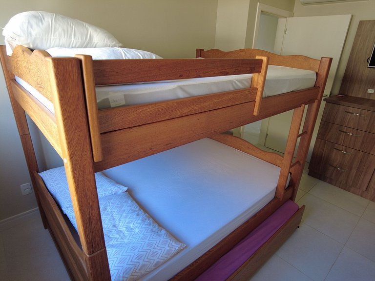 cód 139 - Belo apartamento á 100m do mar