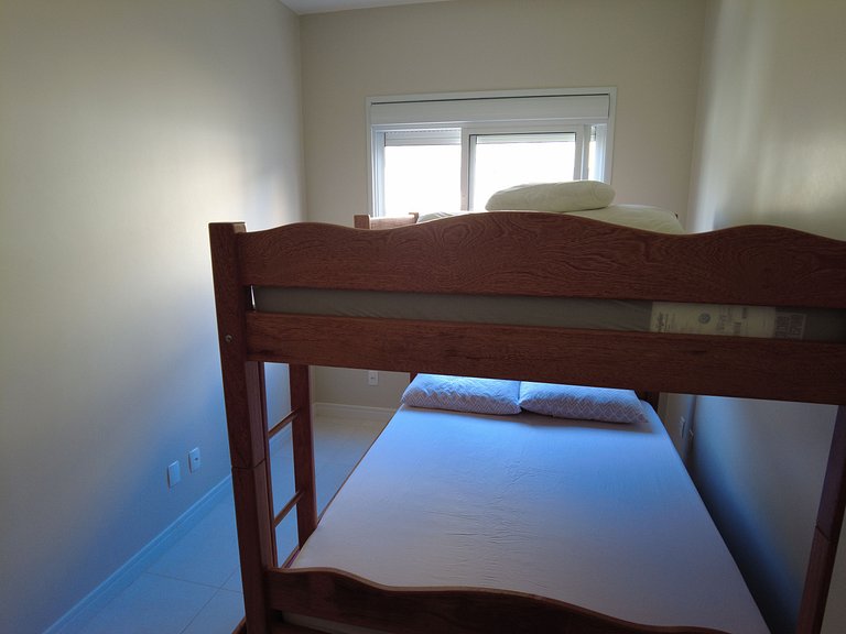 cód 139 - Belo apartamento á 100m do mar