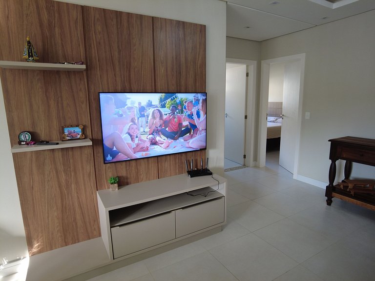 cód 139 - Belo apartamento á 200m do mar