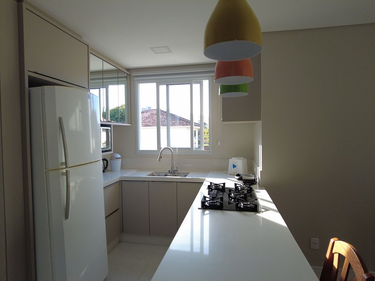 cód 139 - Belo apartamento á 200m do mar