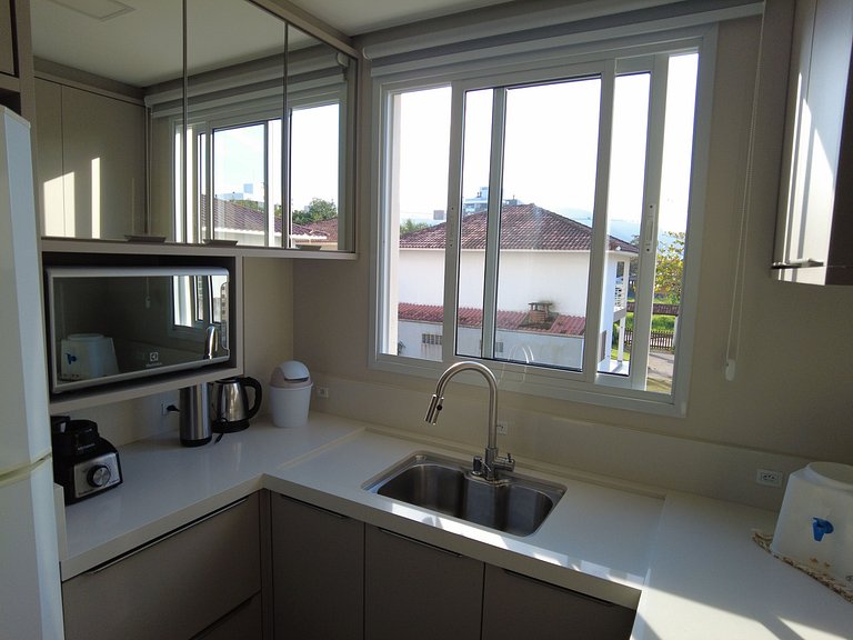 cód 139 - Belo apartamento á 100m do mar