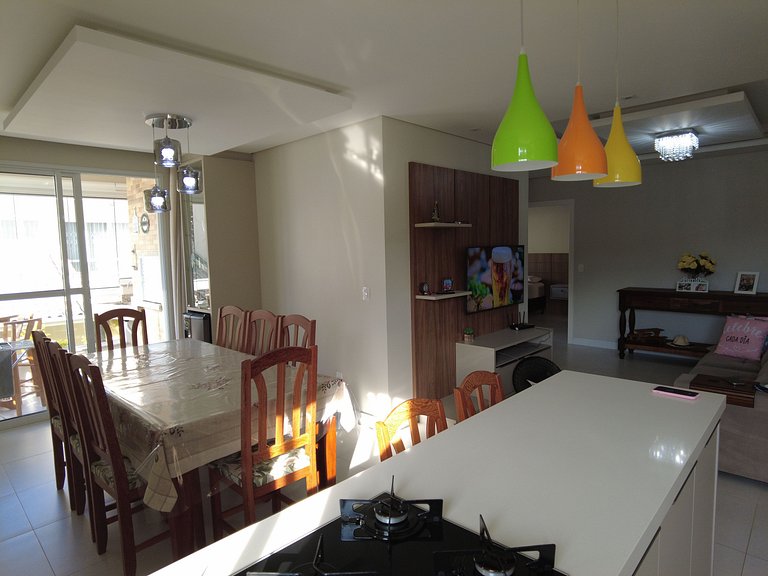 cód 139 - Belo apartamento á 100m do mar