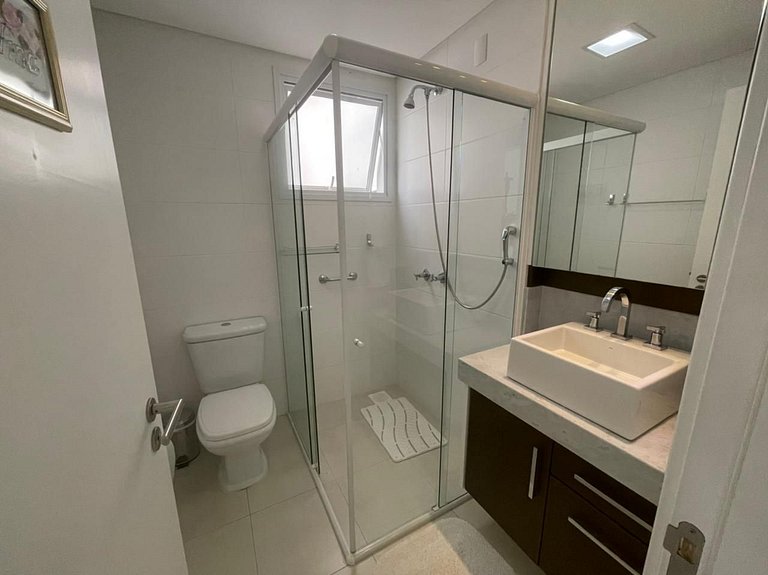 Cód 53 - Apartamento amplo com 2 suítes