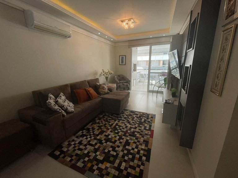 Cód 53 - Apartamento amplo com 2 suítes