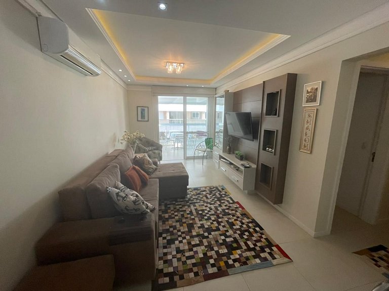 Cód 53 - Apartamento amplo com 2 suítes