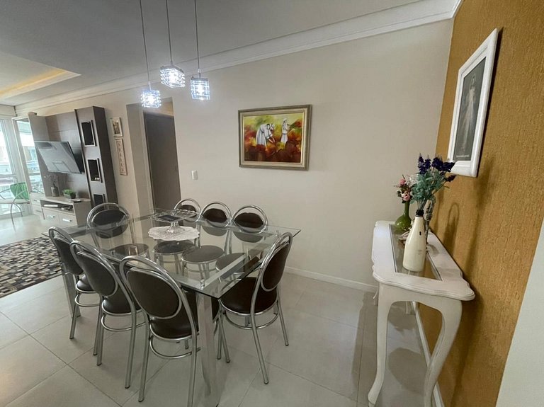 Cód 53 - Apartamento amplo com 2 suítes