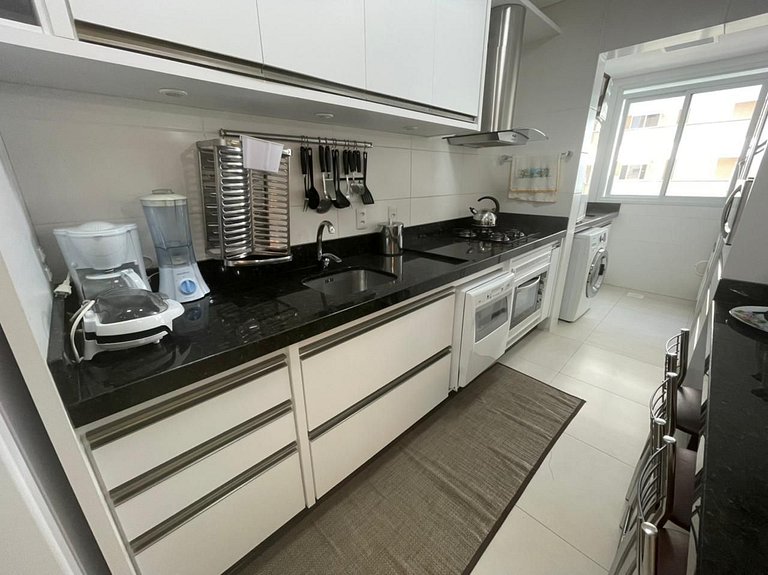 Cód 53 - Apartamento amplo com 2 suítes