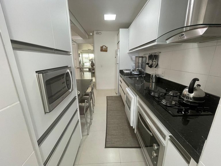 Cód 53 - Apartamento amplo com 2 suítes