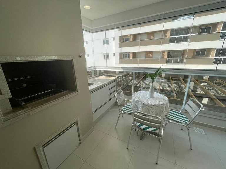 Cód 53 - Apartamento amplo com 2 suítes