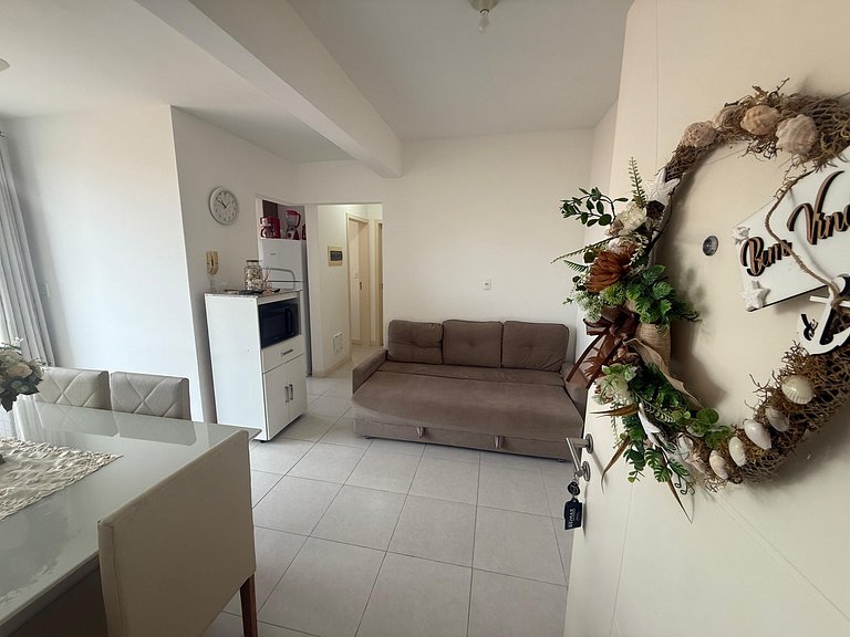 Cód 73 - Apto no Brisa do Arvoredo a 100m do mar