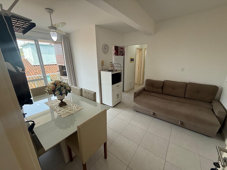 Cód 73 - Apto no Brisa do Arvoredo a 100m do mar