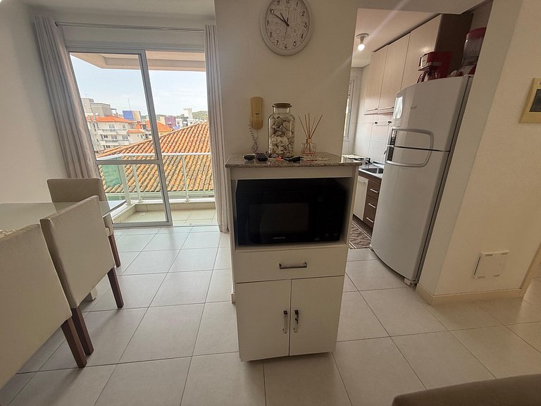 Cód 73 - Apto no Brisa do Arvoredo a 80m do mar