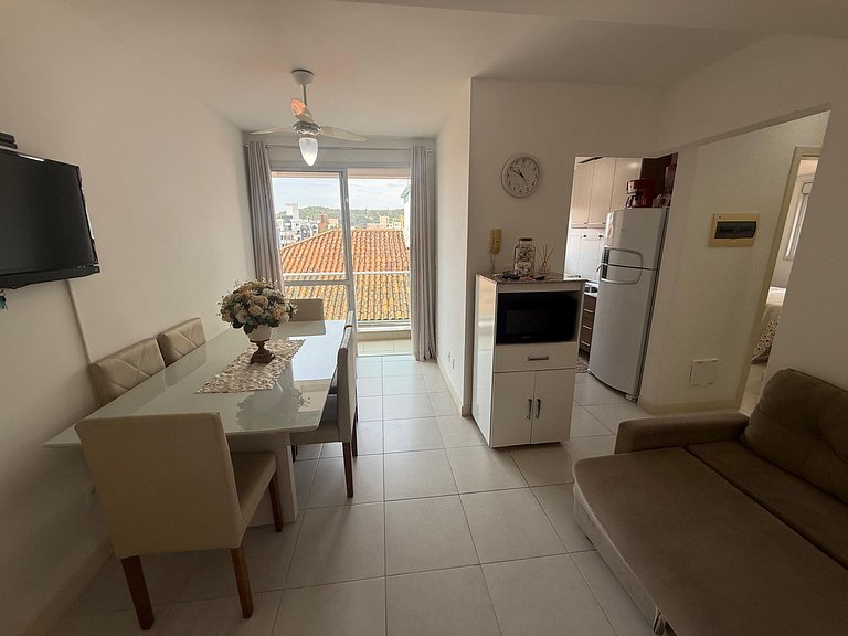 Cód 73 - Apto no Brisa do Arvoredo a 100m do mar