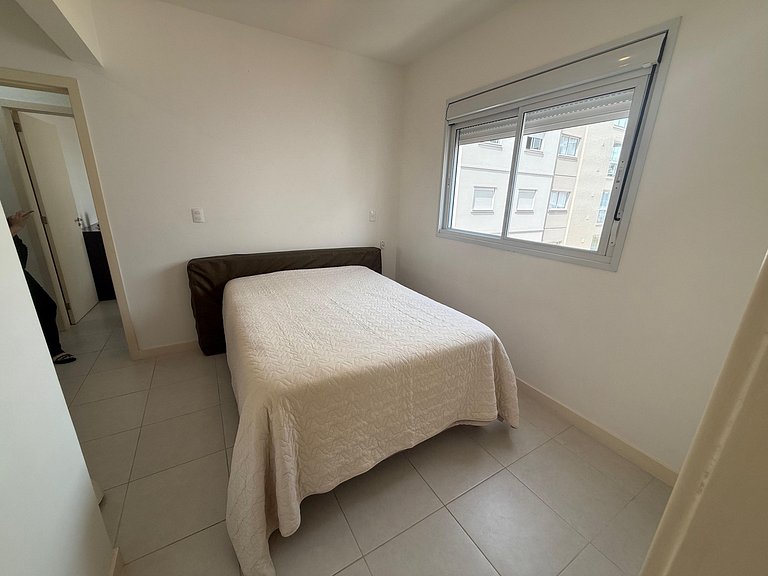 Cód 73 - Apto no Brisa do Arvoredo a 80m do mar