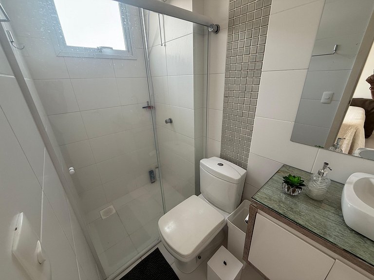 Cód 73 - Apto no Brisa do Arvoredo a 80m do mar