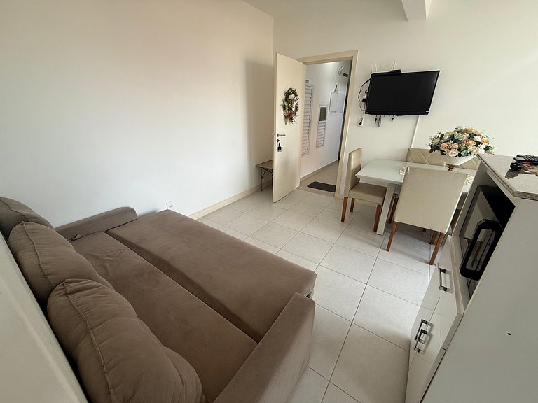 Cód 73 - Apto no Brisa do Arvoredo a 100m do mar