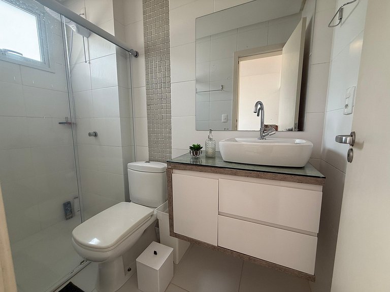 Cód 73 - Apto no Brisa do Arvoredo a 80m do mar