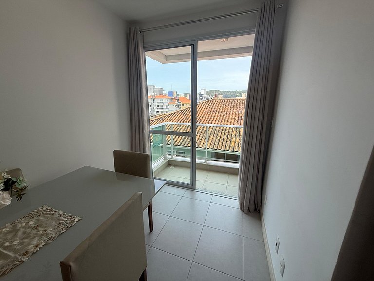 Cód 73 - Apto no Brisa do Arvoredo a 80m do mar