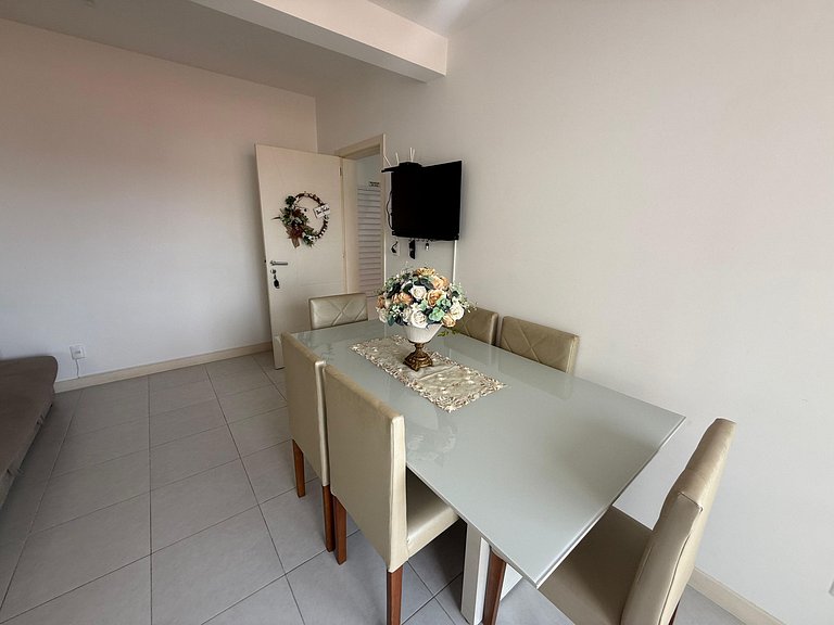 Cód 73 - Apto no Brisa do Arvoredo a 100m do mar