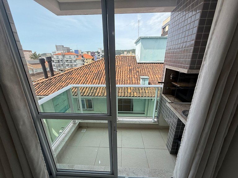 Cód 73 - Apto no Brisa do Arvoredo a 80m do mar