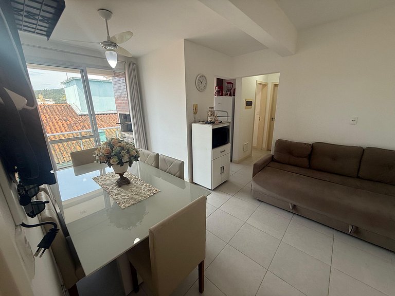 Cód 73 - Apto no Brisa do Arvoredo a 80m do mar