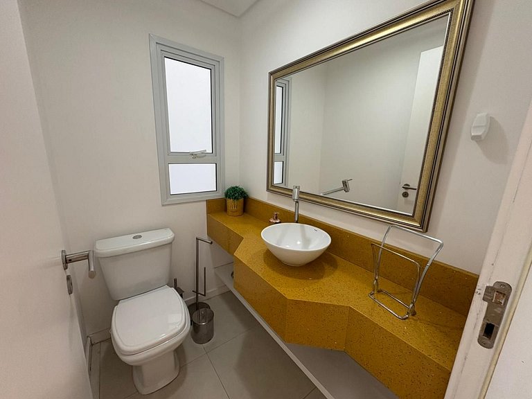 Cód 58 - Apartamento de 2 suítes com piscina.