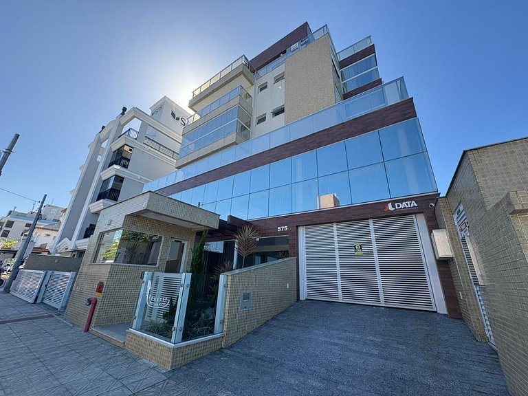 cód 31 - Apartamento 3 dormitórios frente mar