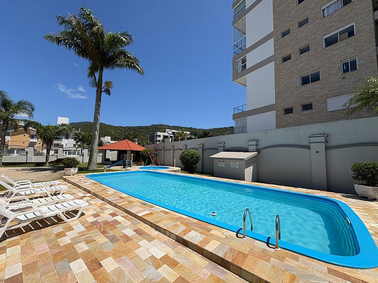 cód 154 - Excelente apartamento apenas 300m do mar