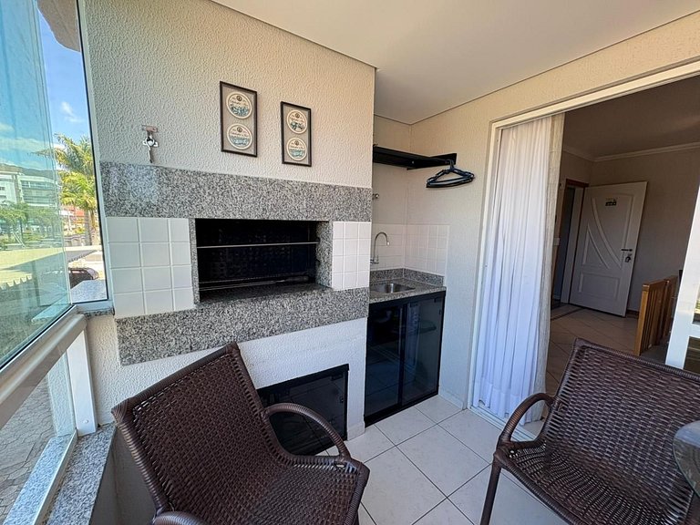 cód 154 - Excelente apartamento apenas 200m do mar