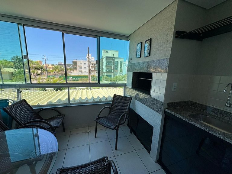 cód 154 - Excelente apartamento apenas 200m do mar