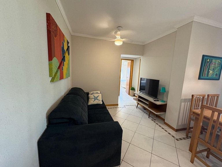 cód 154 - Excelente apartamento apenas 200m do mar