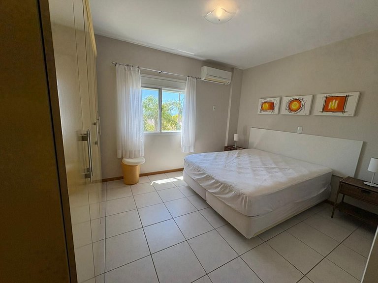 cód 154 - Excelente apartamento apenas 300m do mar