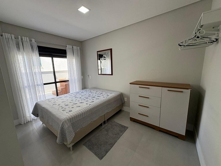 Cód 161 - Apartamento com Spa privativa a 100m do mar