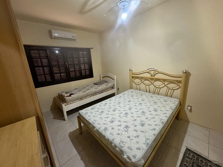 Cód 16 - Casa a pouco a metros do mar