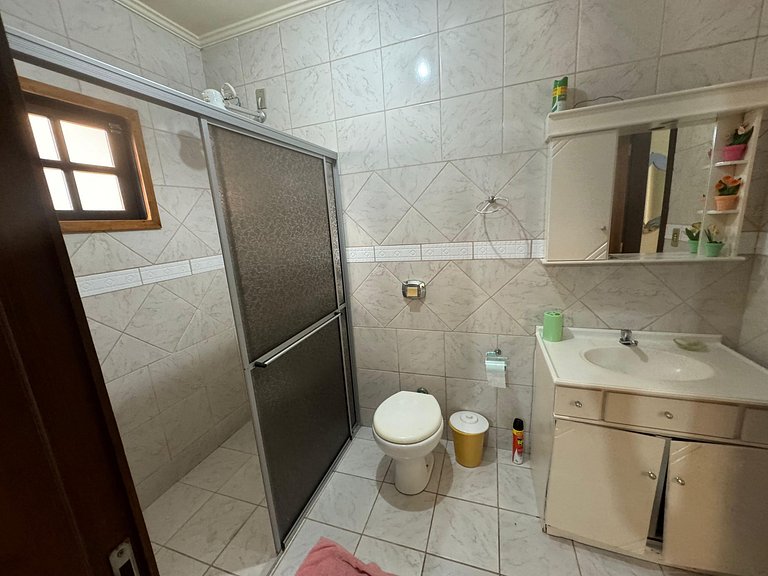 Cód 16 - Casa a pouco a metros do mar