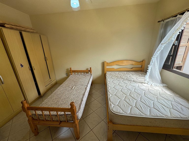 Cód 16 - Casa a pouco a metros do mar