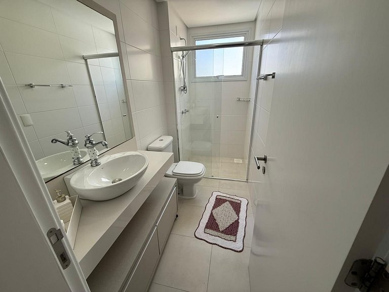 Cód 137- Belo apartamento de 3 suítes